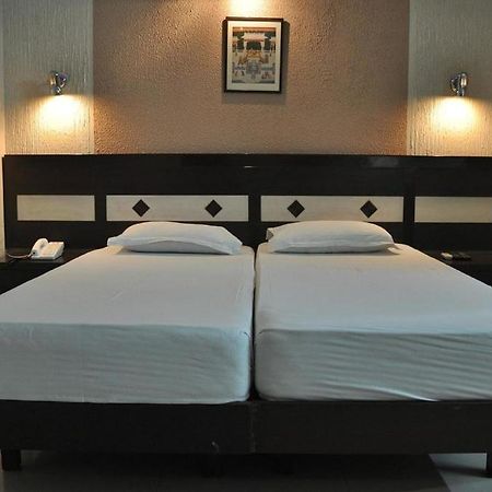 Hotel The Tourist - 1 Min From New Delhi Railway Station Экстерьер фото