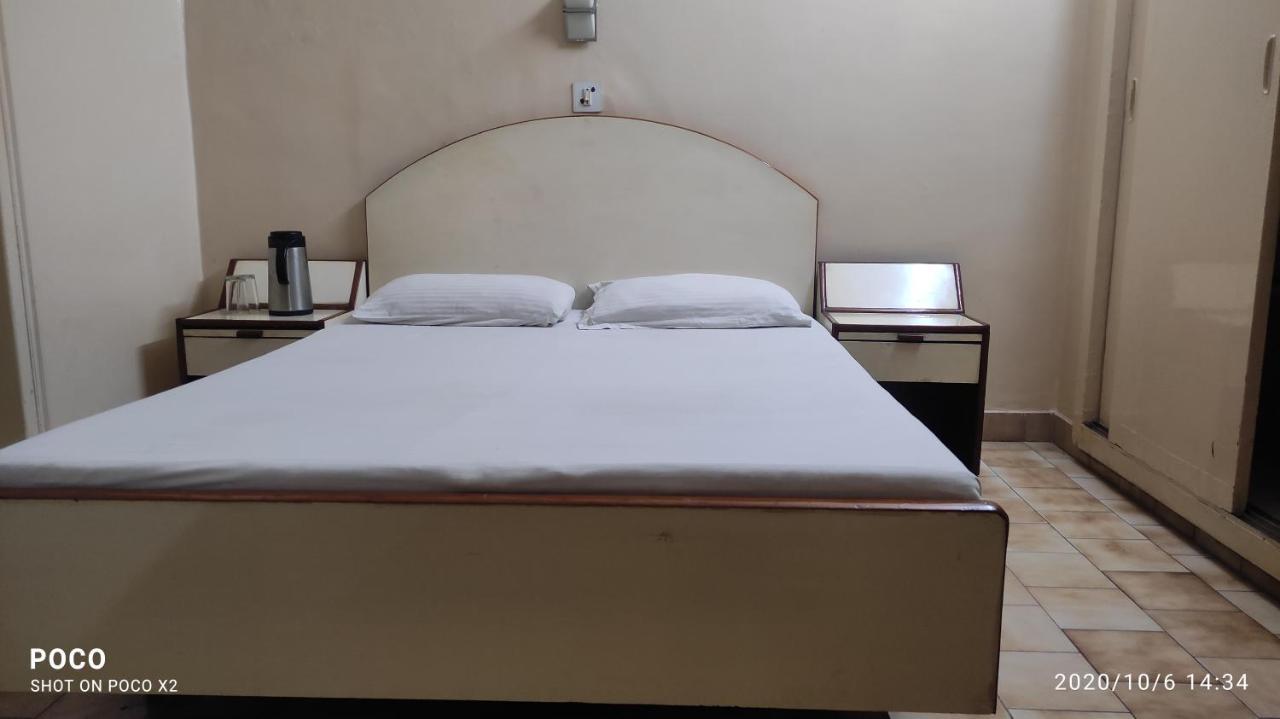 Hotel The Tourist - 1 Min From New Delhi Railway Station Экстерьер фото