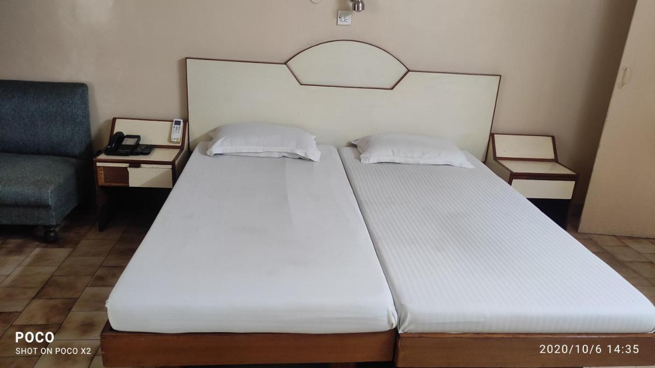 Hotel The Tourist - 1 Min From New Delhi Railway Station Экстерьер фото