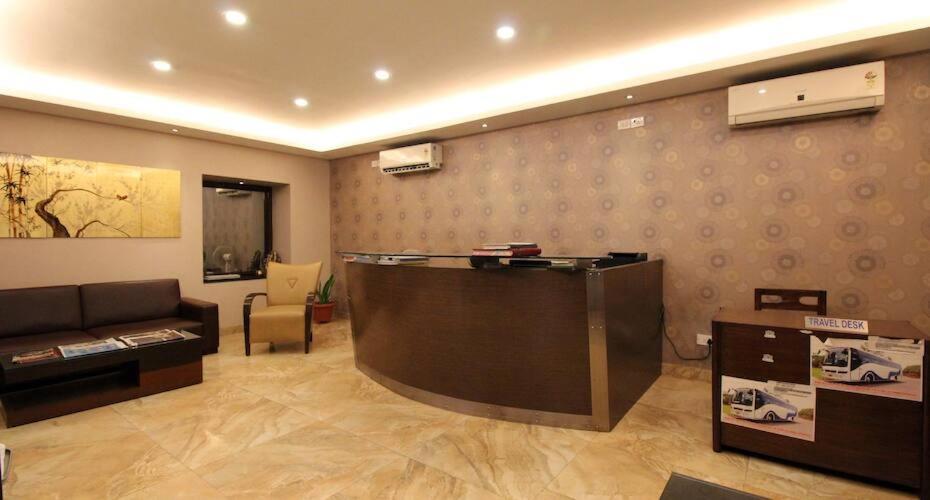 Hotel The Tourist - 1 Min From New Delhi Railway Station Экстерьер фото