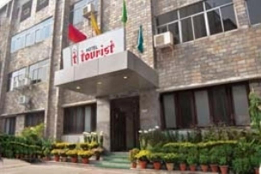 Hotel The Tourist - 1 Min From New Delhi Railway Station Экстерьер фото