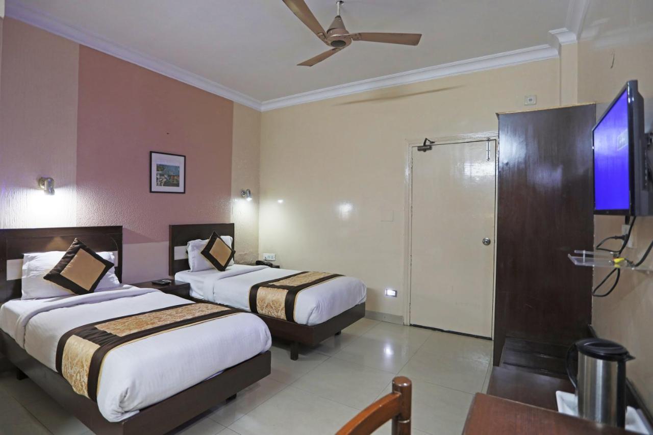 Hotel The Tourist - 1 Min From New Delhi Railway Station Экстерьер фото