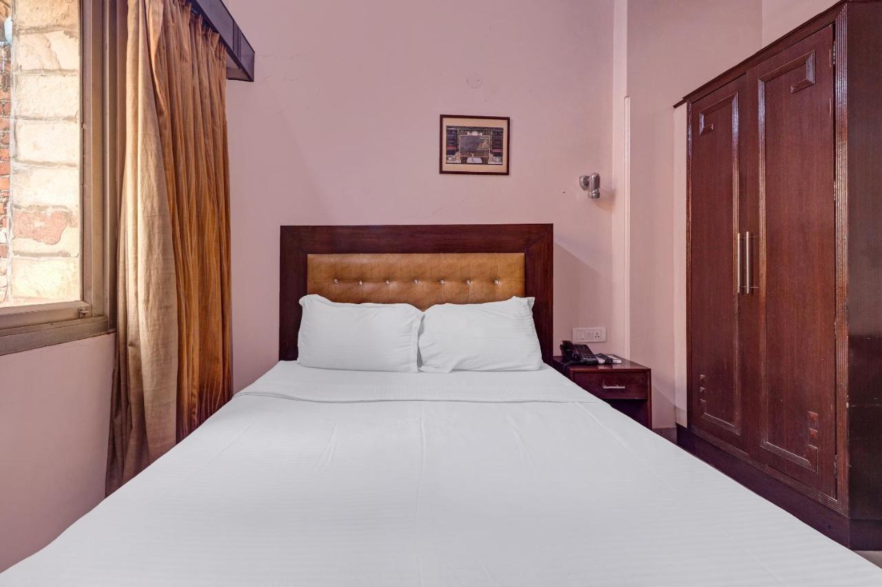Hotel The Tourist - 1 Min From New Delhi Railway Station Экстерьер фото