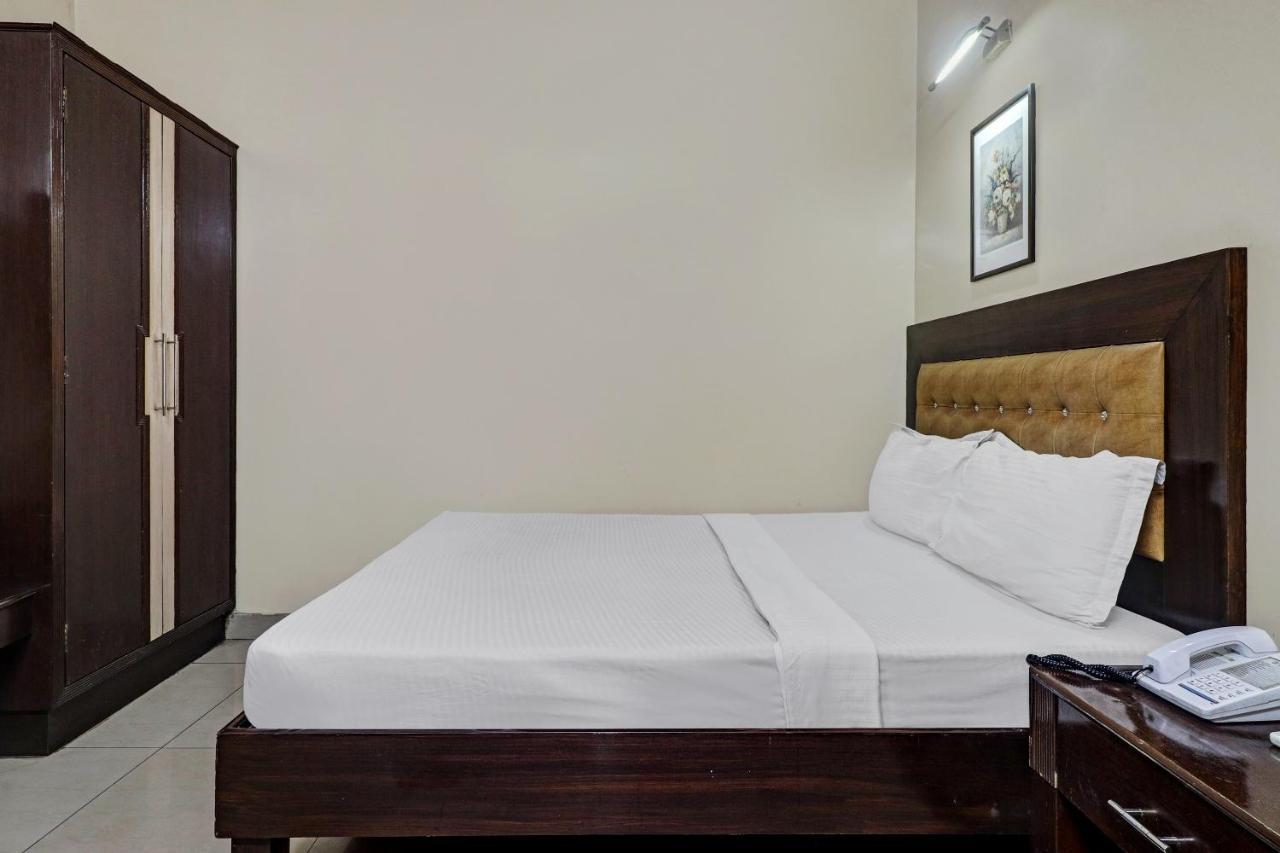 Hotel The Tourist - 1 Min From New Delhi Railway Station Экстерьер фото