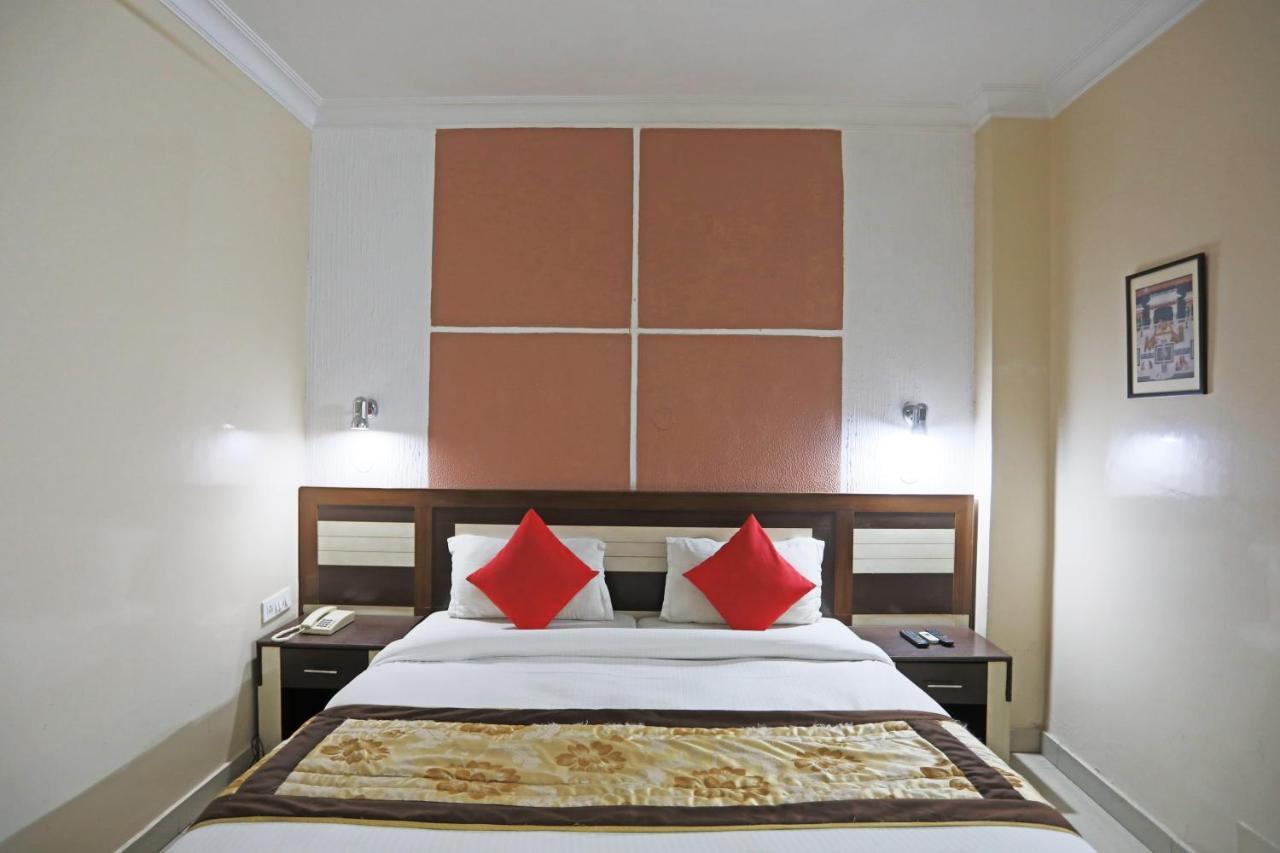 Hotel The Tourist - 1 Min From New Delhi Railway Station Экстерьер фото