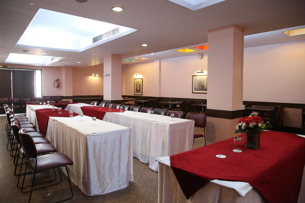 Hotel The Tourist - 1 Min From New Delhi Railway Station Экстерьер фото