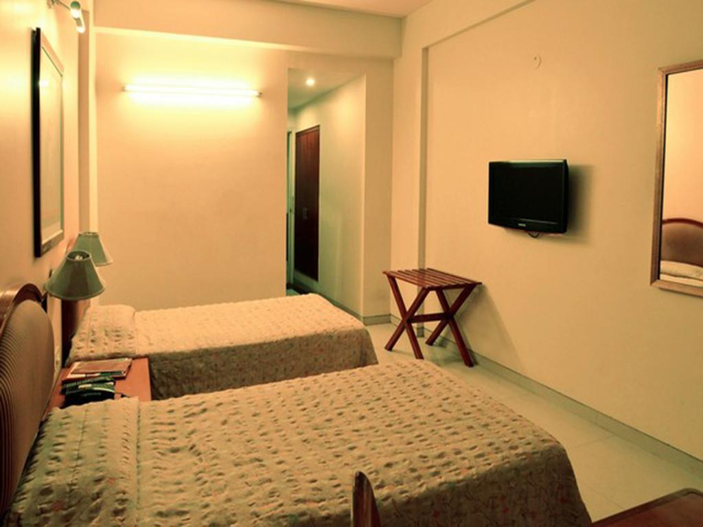 Hotel The Tourist - 1 Min From New Delhi Railway Station Номер фото