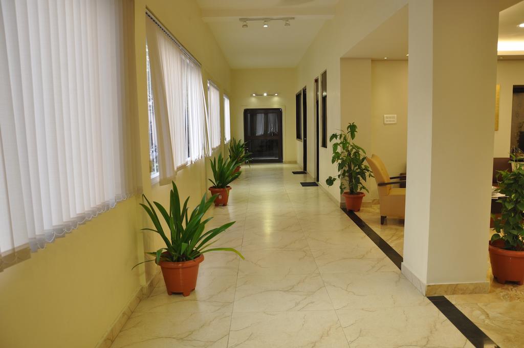 Hotel The Tourist - 1 Min From New Delhi Railway Station Экстерьер фото