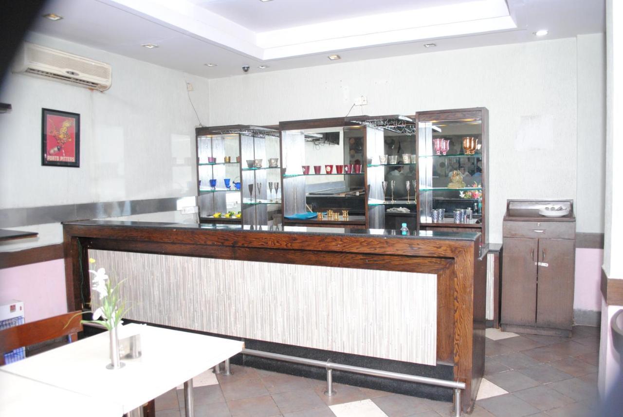 Hotel The Tourist - 1 Min From New Delhi Railway Station Экстерьер фото
