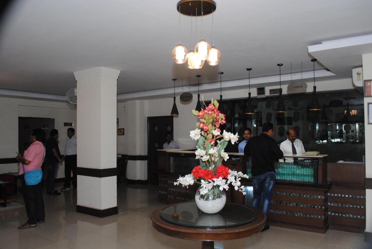 Hotel The Tourist - 1 Min From New Delhi Railway Station Экстерьер фото