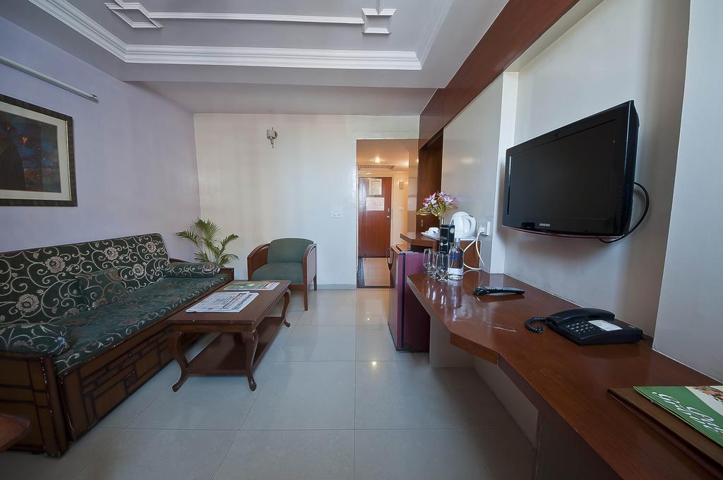 Hotel The Tourist - 1 Min From New Delhi Railway Station Экстерьер фото